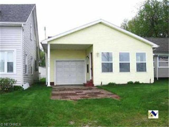 5520 Lakeview Dr, Ashtabula, OH 44004 photo 2