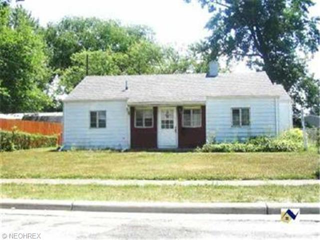 2568 E 40th St, Lorain, OH 44055 photo 1