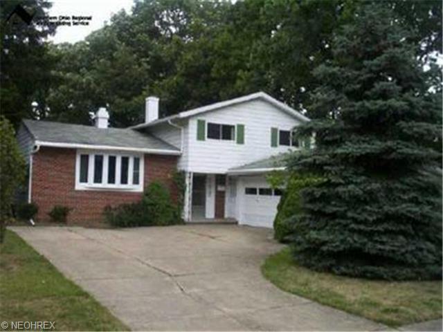 328 Baldwin Dr, Berea, OH 44017 photo 1