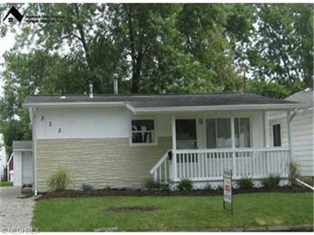 323 Jackson Ave, Elyria, OH 44035 photo 1