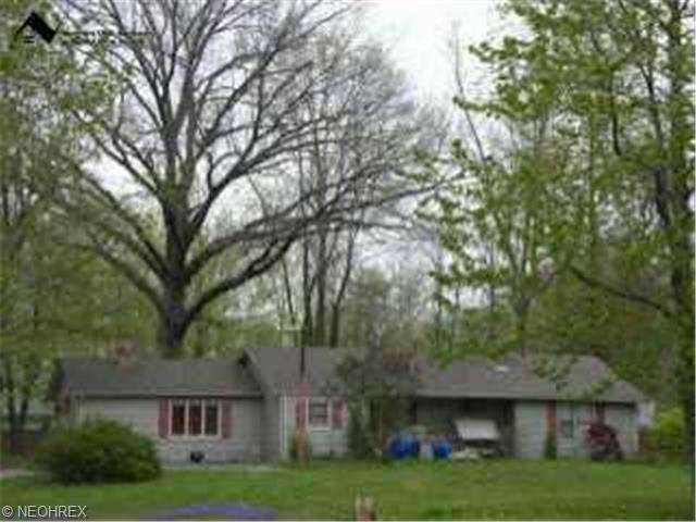 744 Howard St, Elyria, OH 44035 photo 1