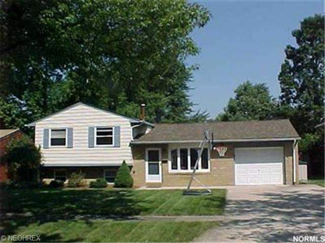 888 Wilder Ave, Elyria, OH 44035 photo 1