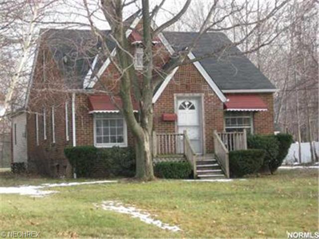 711 E 250th St, Euclid, OH 44132 photo 1