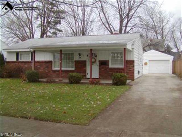 807 Oakwood Dr, Elyria, OH 44035 photo 1