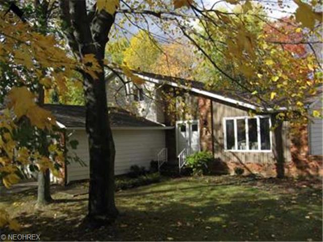 33075 Ledge Hill Dr, Solon, OH 44139 photo 1