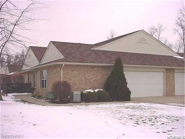 104 Bentley Dr, Elyria, OH 44035 photo 1