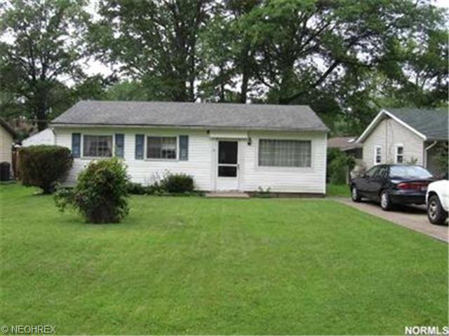 2807 Lincoln Dr, Ashtabula, OH 44004 photo 1