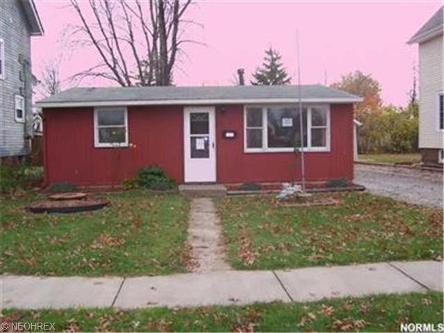 131 Madison St, Elyria, OH 44035 photo 1