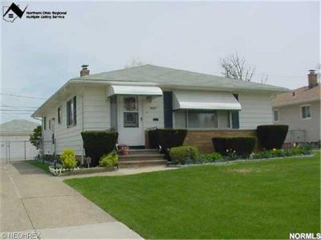 5437 E 141st St, Maple Heights, OH 44137 photo 1