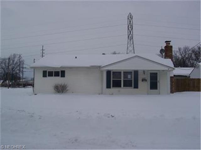 2005 E 37th St, Lorain, OH 44055 photo 1