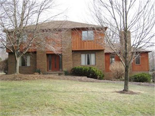36085 Pepper Dr, Solon, OH 44139 photo 1