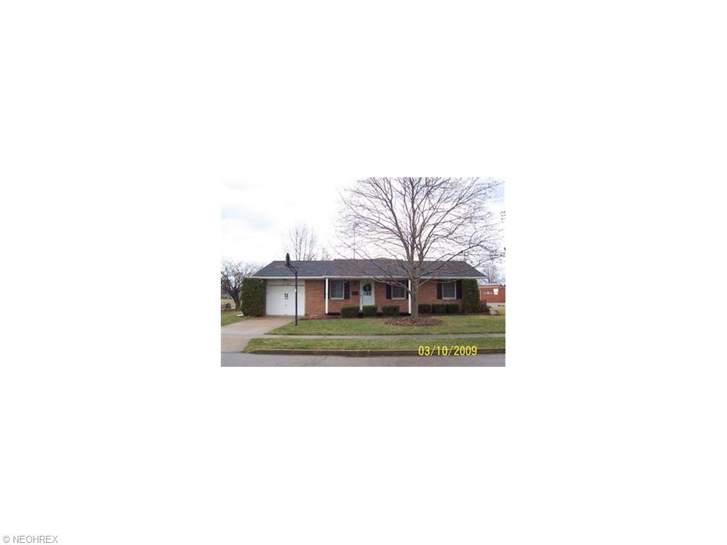 116 Sweitzer Cir, Dover, OH 44622 photo 1