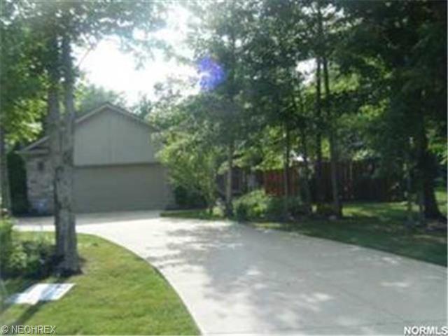 4894 Pheasant Dr, Lorain, OH 44053 photo 1