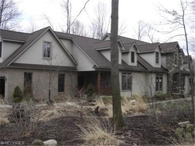 10325 Chartley Ct, Chardon, OH 44024 photo 1