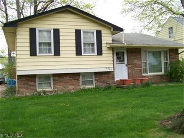683 E 240th St, Euclid, OH 44123 photo 1