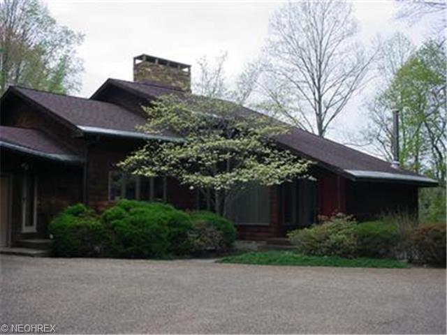 9709 Smith Rd, Willoughby, OH 44094 photo 1