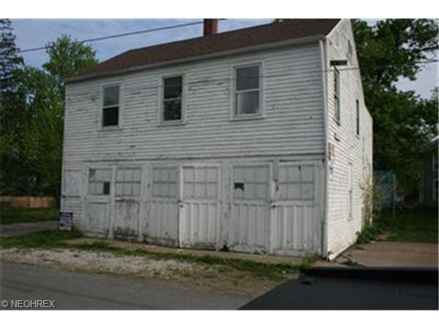 346 9th St, Elyria, OH 44035 photo 1