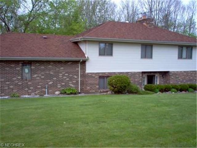 1108 Cherry Rd, Willard, OH 44890 photo 1