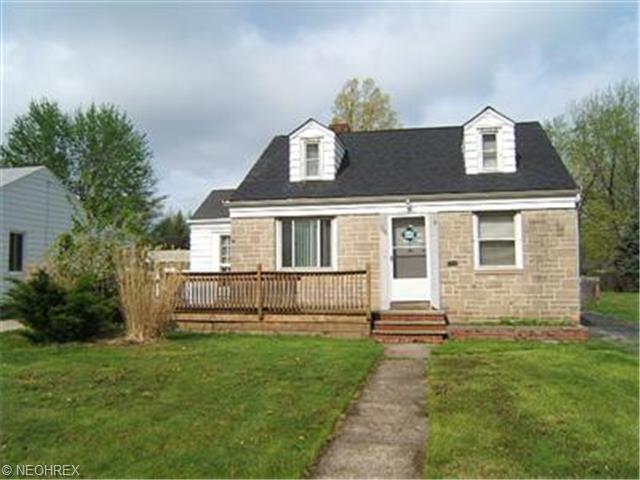 700 E 260th St, Euclid, OH 44132 photo 1