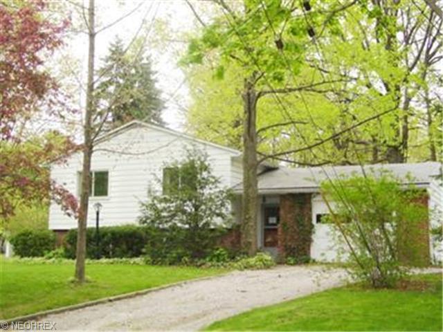 2716 Burlingham Dr, Ashtabula, OH 44004 photo 1