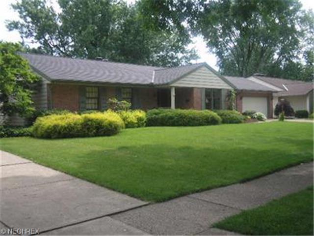 317 Hamilton Cir, Elyria, OH 44035 photo 1