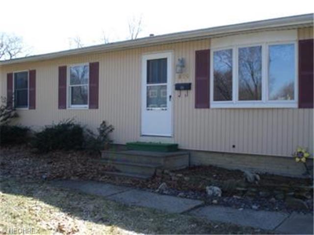 809 Stanford Ave, Elyria, OH 44035 photo 1