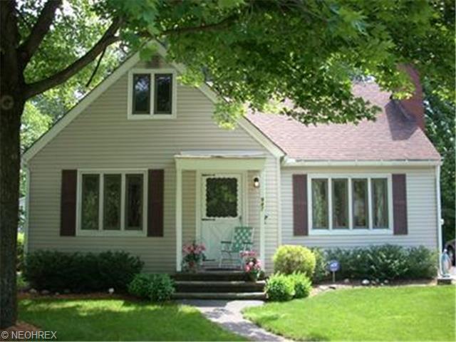 947 Gulf Rd, Elyria, OH 44035 photo 1