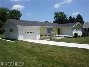1121 Elm St, Dover, OH 44622 photo 1