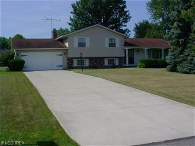 152 Buckingham Dr, Elyria, OH 44035 photo 1