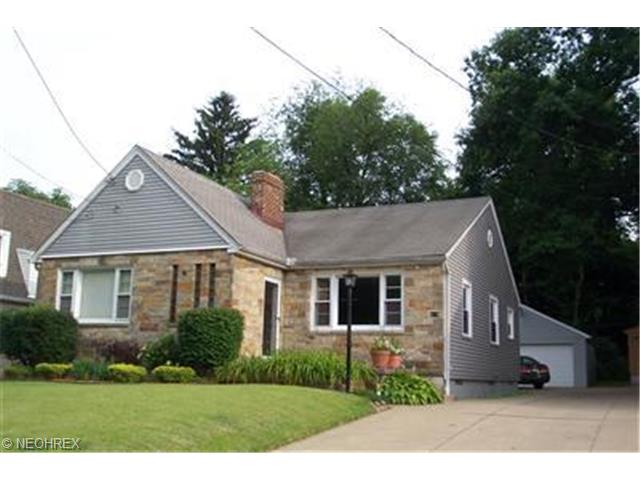 628 Ecton Rd, Akron, OH 44303 photo 1