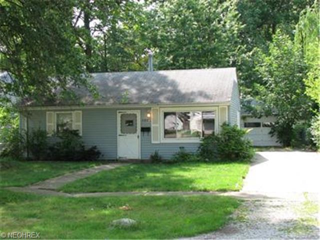404 Marseilles Ave, Elyria, OH 44035 photo 1
