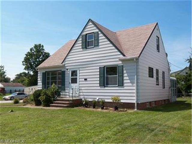 746 E 249th St, Euclid, OH 44123 photo 1