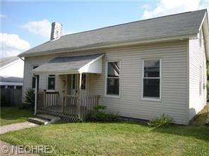 216 E Walnut St, Barnesville, OH 43713 photo 1