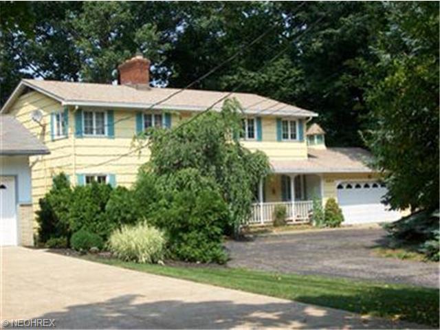 8307 Harbor Dr, Mentor, OH 44060 photo 1