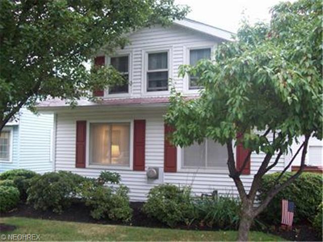 1041 Beachview Rd, Willoughby, OH 44094 photo 1