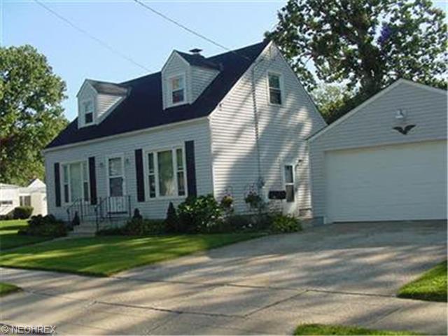 1349 Ada St, Akron, OH 44306 photo 1