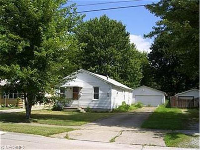 341 Wesley Ave, Elyria, OH 44035 photo 1