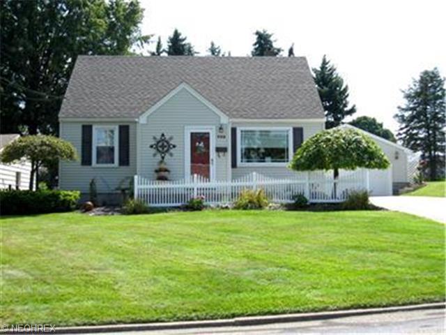498 W Omar St, Struthers, OH 44471 photo 1