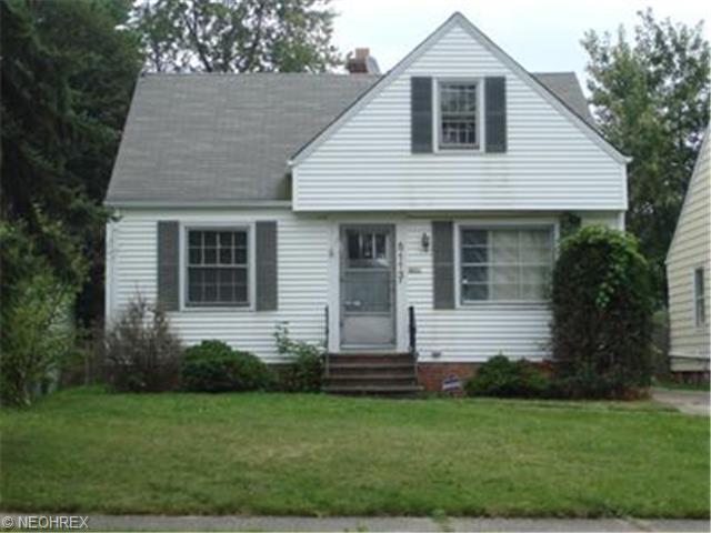 5113 Erwin St, Maple Heights, OH 44137 photo 1