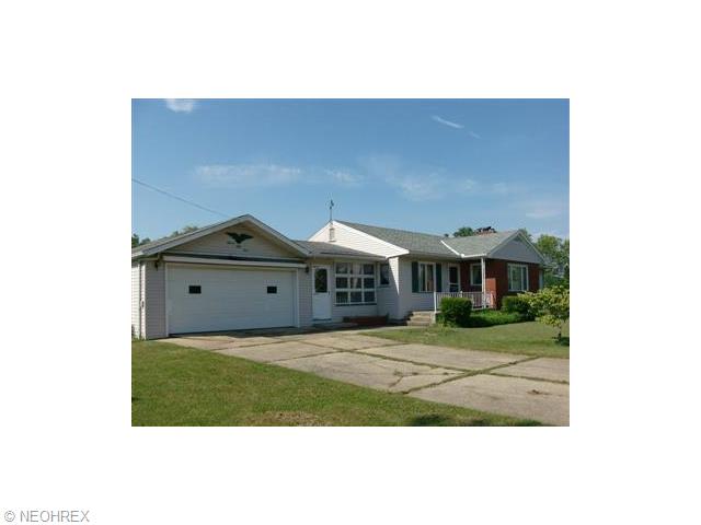 1153 E 21st St, Ashtabula, OH 44004 photo 2