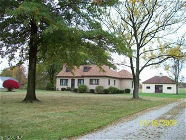 725 E Beech St, Alliance, OH 44601 photo 1