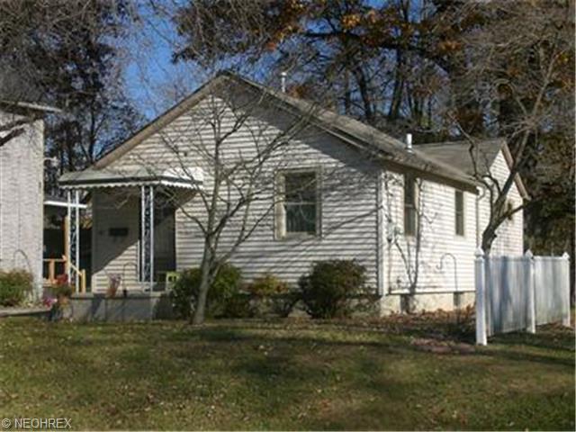 82 Mcclure St, Struthers, OH 44471 photo 1