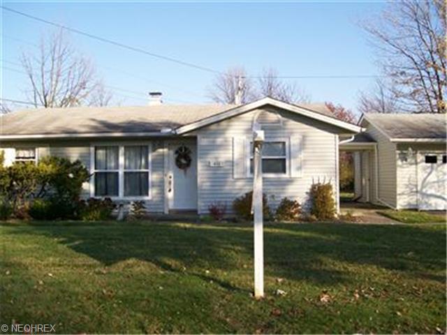 472 Walnut Dr, Berea, OH 44017 photo 1
