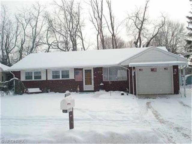 412 Seneca Dr, Dover, OH 44622 photo 1