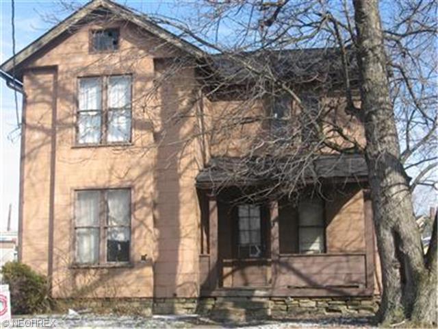 17 Circle St, Niles, OH 44446 photo 1