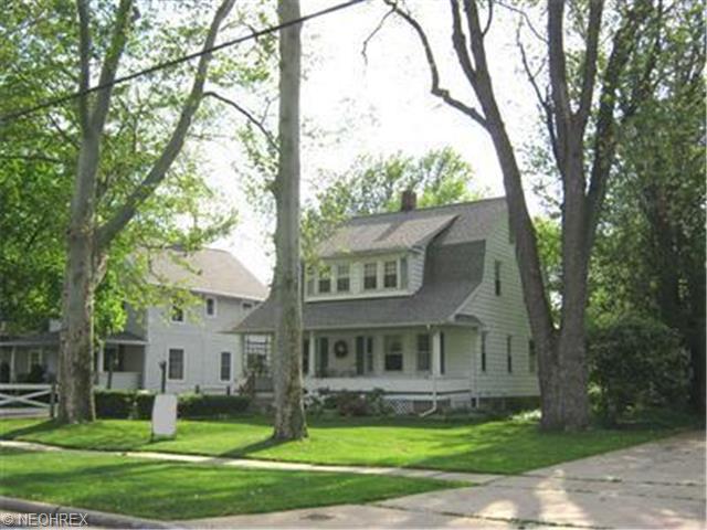 4760 Maple St, Willoughby, OH 44094 photo 1