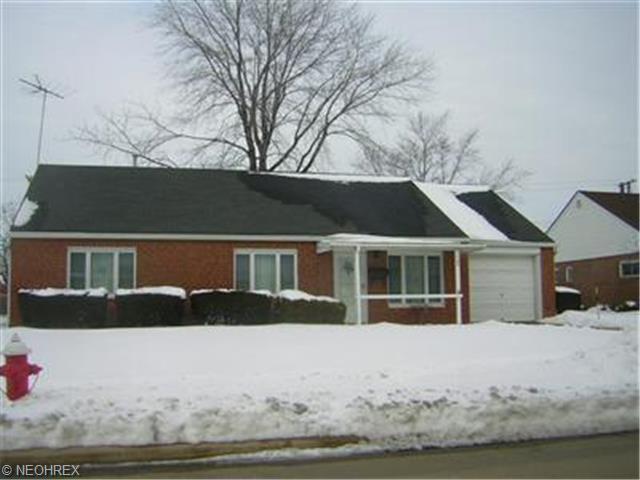 784 Walnut Dr, Euclid, OH 44132 photo 1