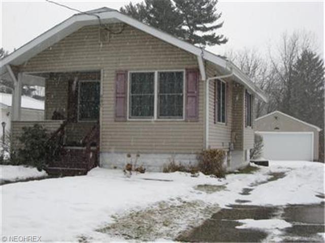 680 Mohawk Ave, Akron, OH 44305 photo 1