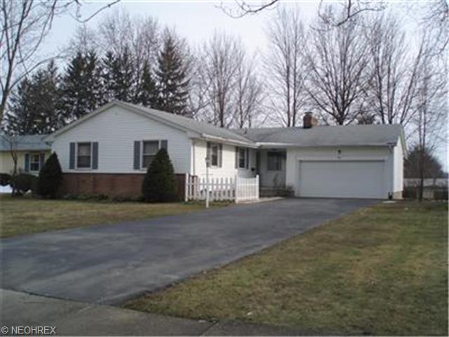 441 Jaronte Dr, Youngstown, OH 44512 photo 1