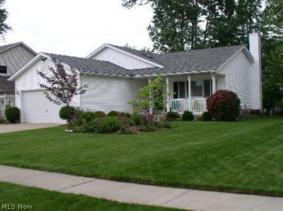 335 Pemberton Dr, Elyria, OH 44035 photo 1